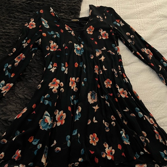 Black Dress - Picture 4 of 5